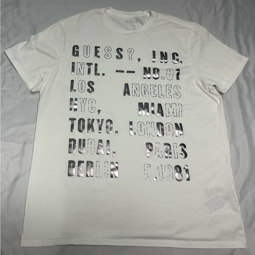 ⭐️5/25⭐️Guess White Tee with Metallic City Print